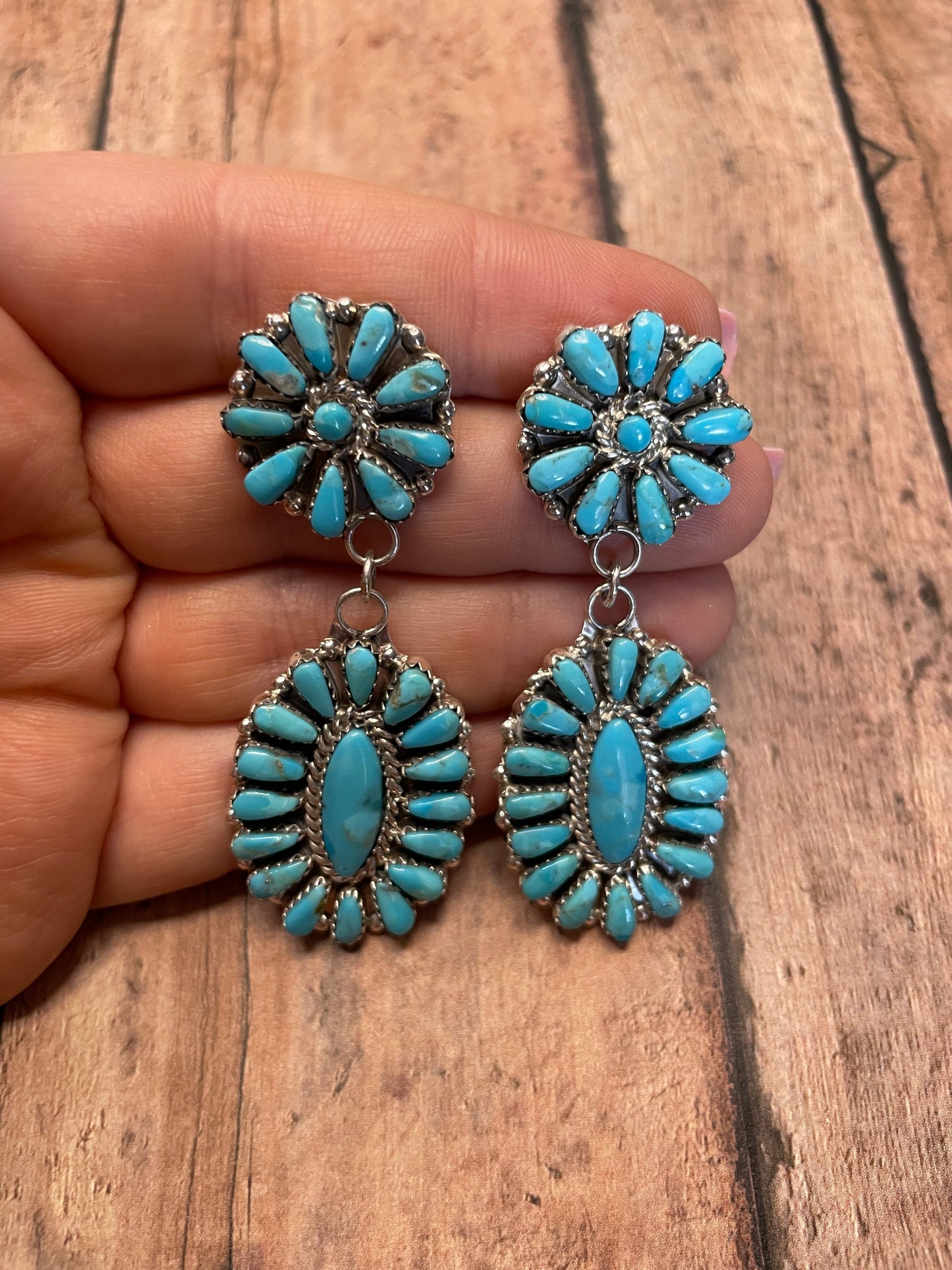 Beautiful Navajo Sterling Silver Kingman Turquoise Dangle Earrings